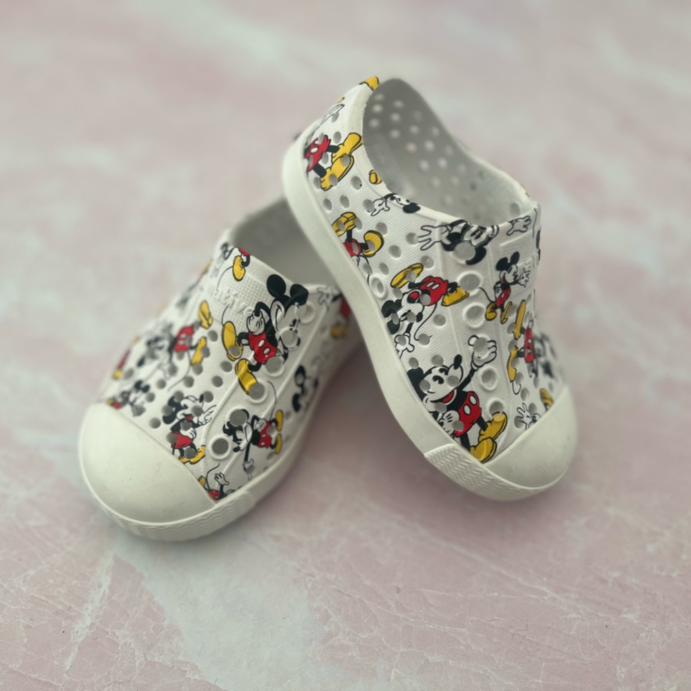 Native Disney Kids Mickey Mouse Slip-On Shoes - White